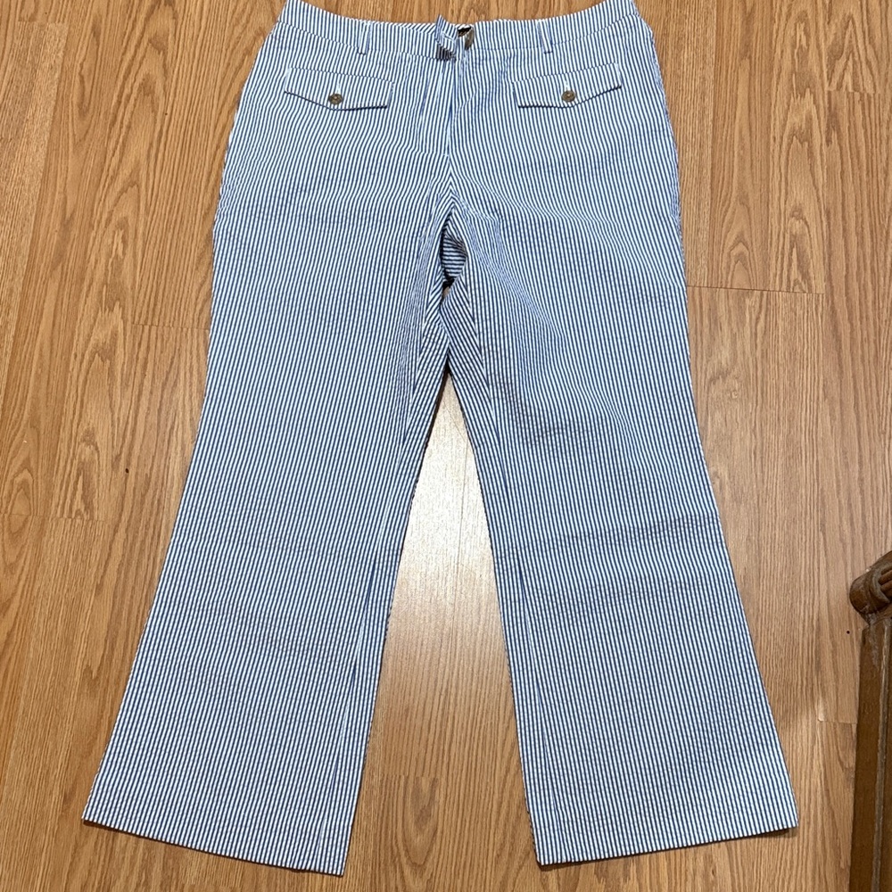 L.L. Bean Women's Blue and White Striped seersucker trousers